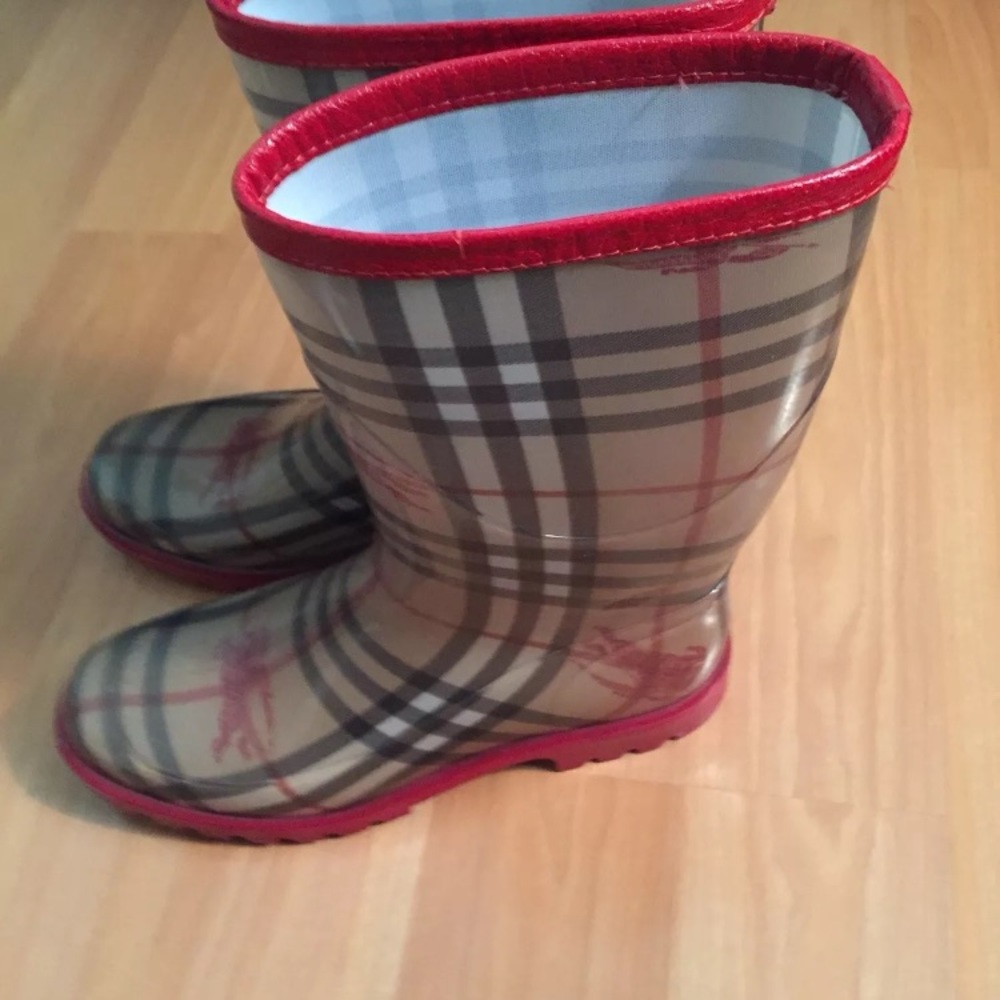 Burberry women’s rain boots size 39